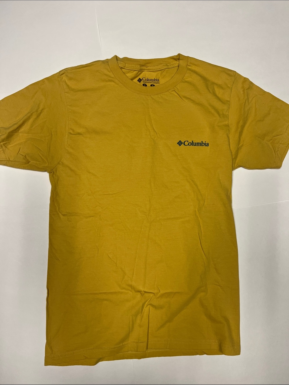 Columbia Men's Short Sleeve Tee in Mustard